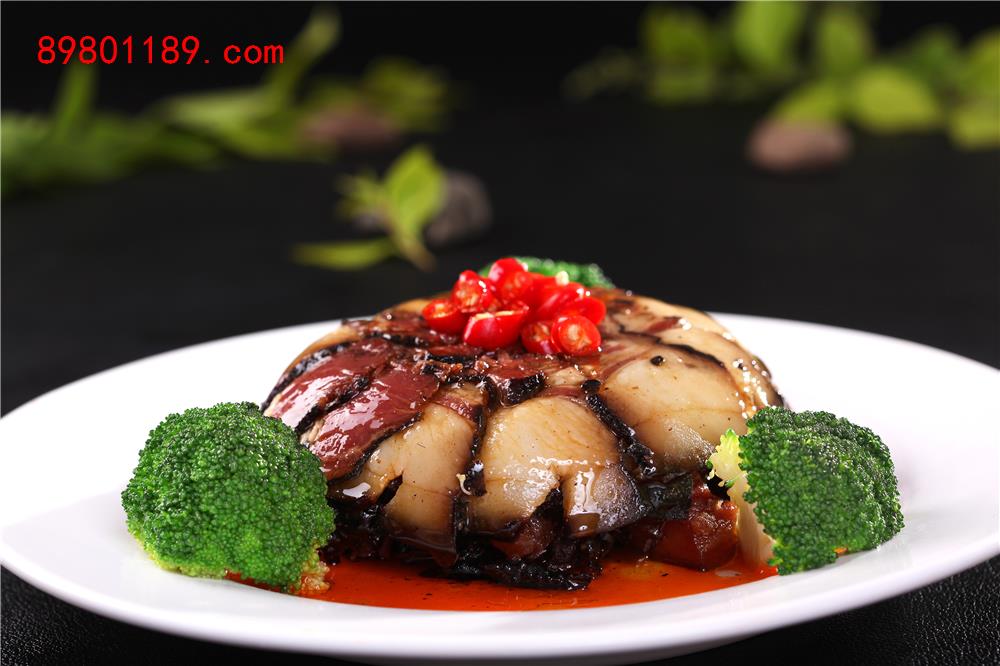腊味三合蒸